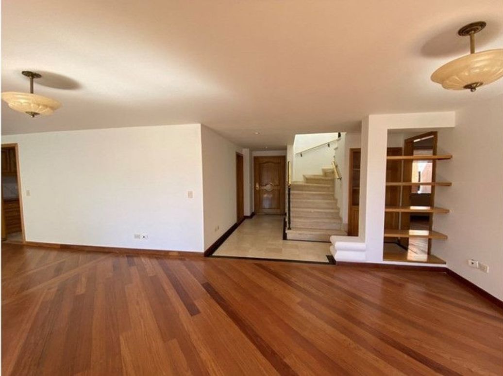 Apartamento de 5 alcobas en venta en Molinos Norte, Bogotá, 200 m² · foto 3 de 20
