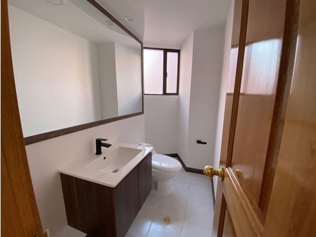 Apartamento de 5 alcobas en venta en Molinos Norte, Bogotá, 200 m² · foto 7 de 20