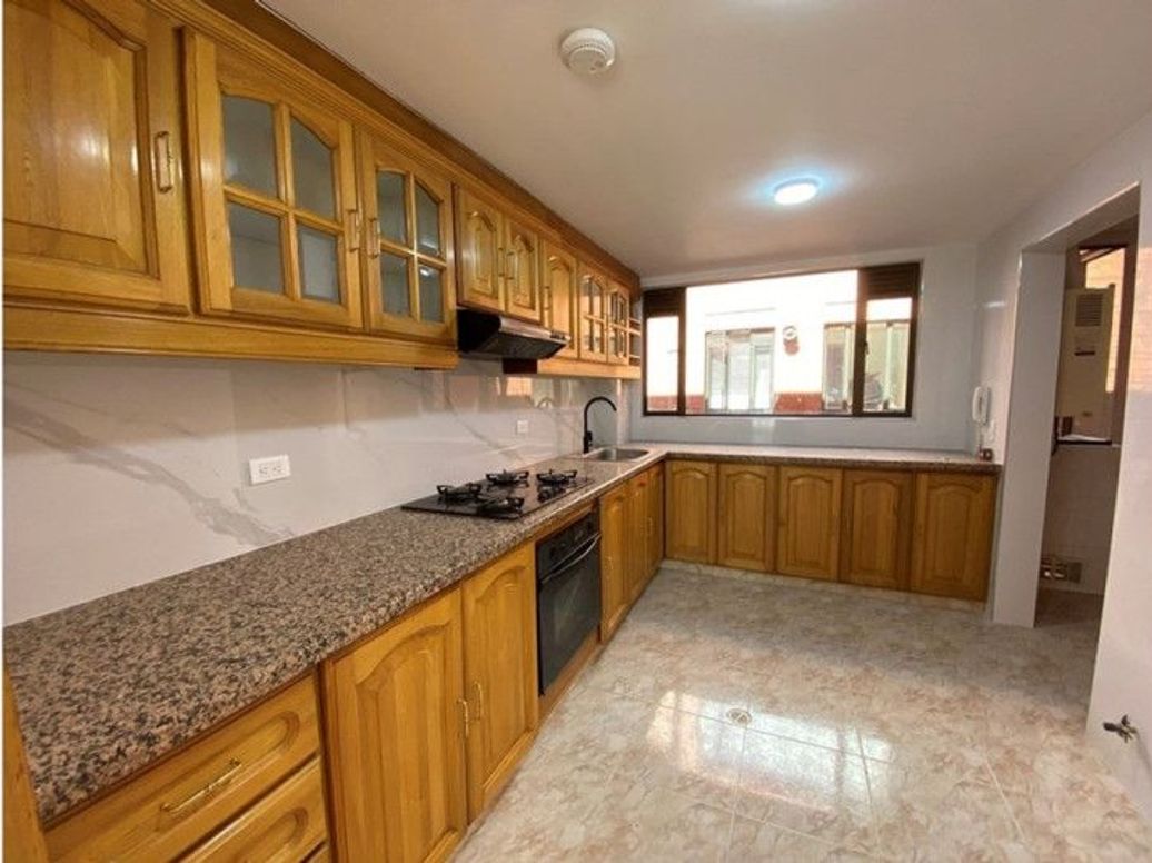 Apartamento de 5 alcobas en venta en Molinos Norte, Bogotá, 200 m² · foto 5 de 20