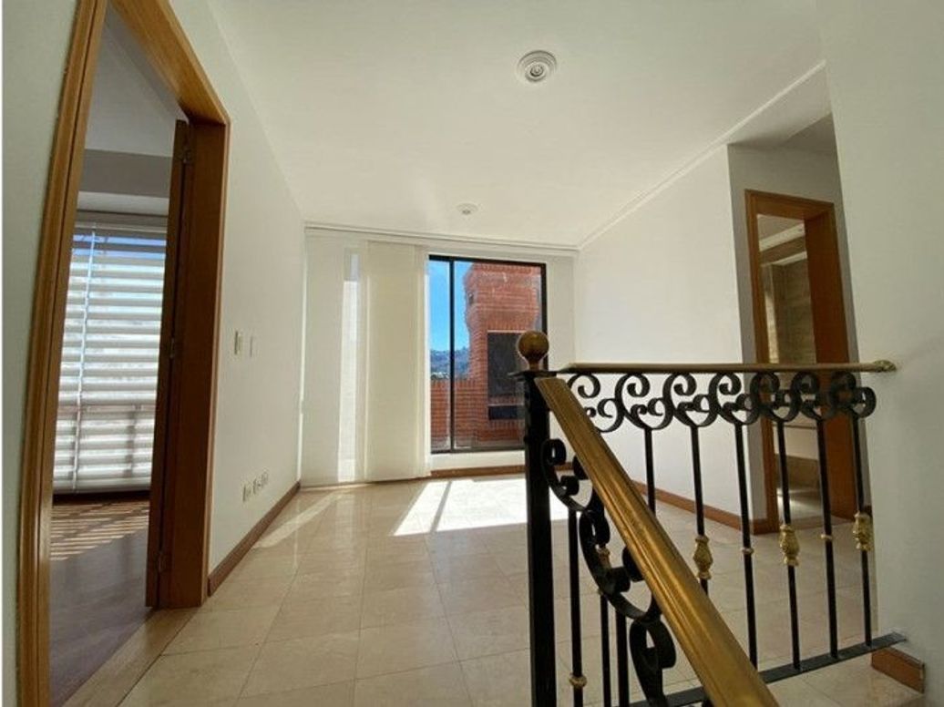 Apartamento de 5 alcobas en venta en Molinos Norte, Bogotá, 200 m² · foto 9 de 20