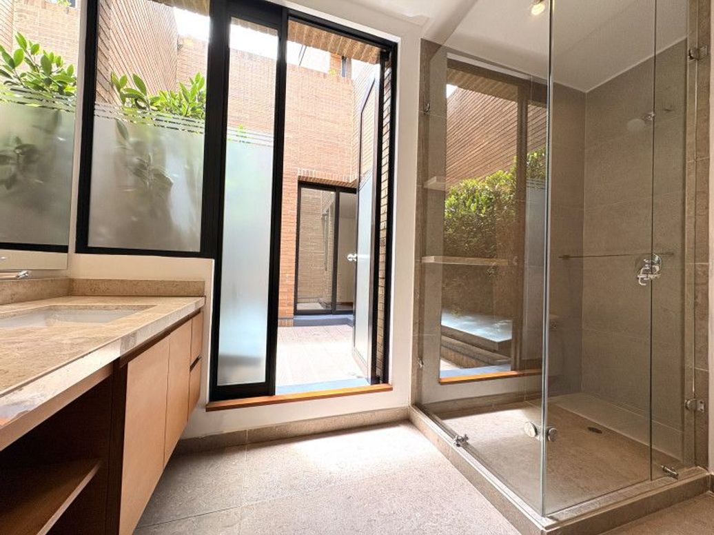 Apartamento de 2 alcobas en venta en Santa Ana Oriental, Bogotá, 157 m² · foto 12 de 20