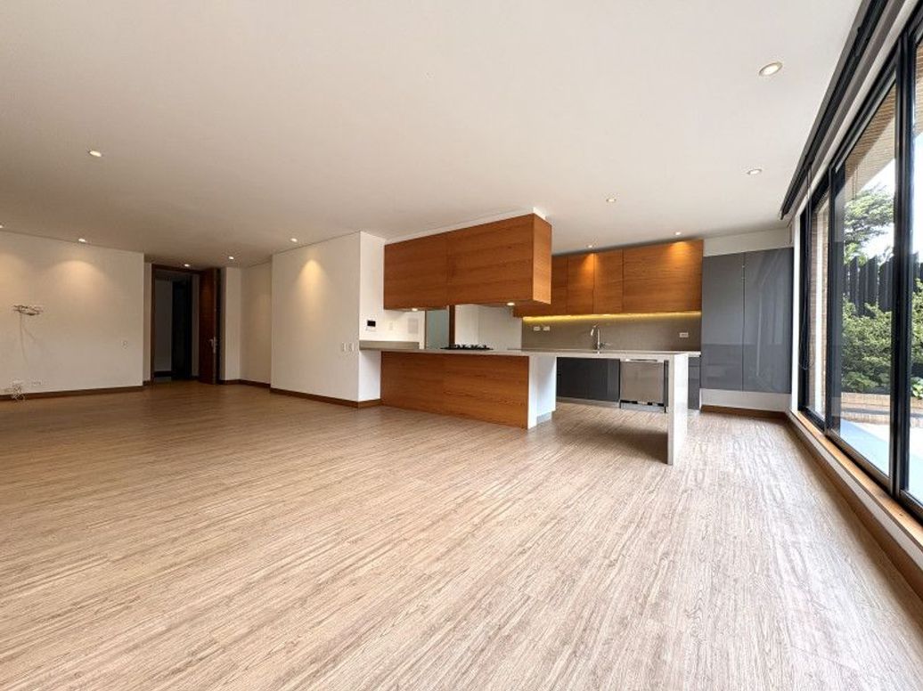 Apartamento de 2 alcobas en venta en Santa Ana Oriental, Bogotá, 157 m² · foto 2 de 20