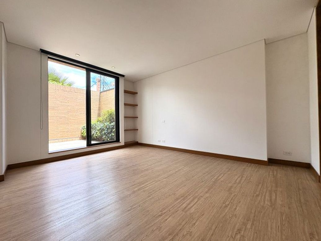 Apartamento de 2 alcobas en venta en Santa Ana Oriental, Bogotá, 157 m² · foto 3 de 20