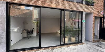 SE ALQUILA LOCAL AMPLIO EN LAURELES – SECTOR DE ALTO RECORRIDO 