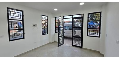!Este local es perfecto para usted que busca establecer su negocio en una zona concurrida. Su tamaño y distribución lo hacen ideal para¡

Arriendo local comercial ubicado en el municipio de La Unión, Antioquia. Cuenta con un área construida de 22m2. El local comercial es especial para:

*Legumbrería o Frutería
*Ropa.
*Minimercado
*Punto de Venta o Servicios

Se encuentra ubicado cerca al parque prinicpal de La Unión, colegios y fácil acceso al transporte público.
