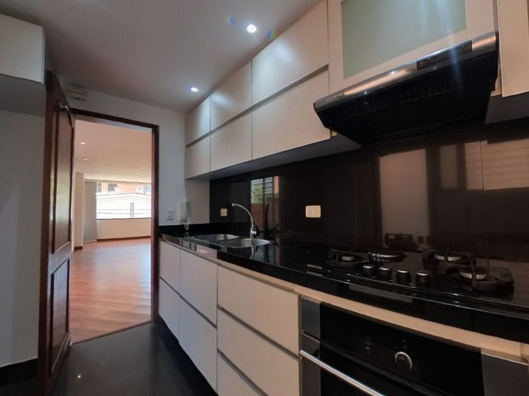 Apartamento de 2 alcobas en venta en Chico Norte Et. Iii, Bogotá, 117 m² · foto 8 de 20