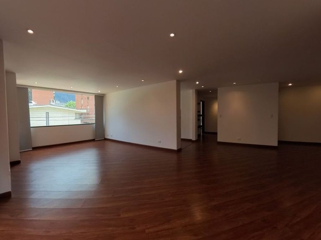 Apartamento de 2 alcobas en venta en Chico Norte Et. Iii, Bogotá, 117 m² · foto 9 de 20