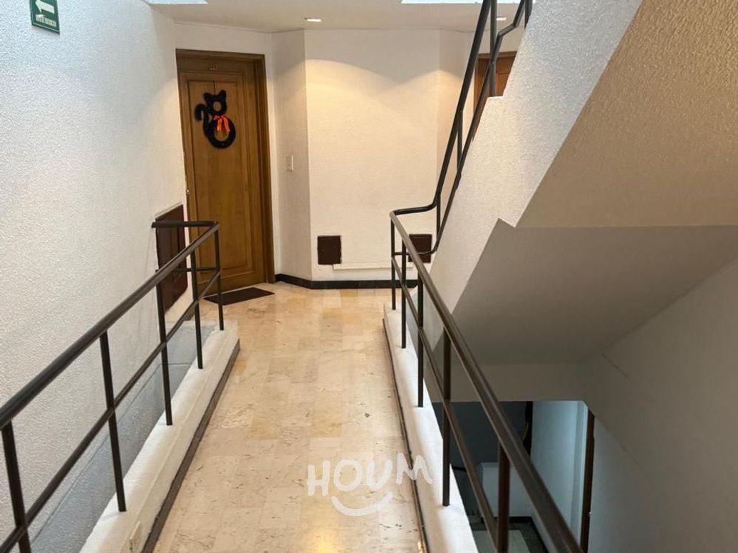 Apartamento de 3 alcobas en venta en El Contador, Bogotá, 182 m² · foto 2 de 19