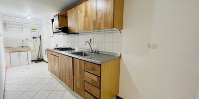  ¡Apartamento en arriendo – 95 m², 3 alcobas, excelente ubicación!

Disfruta de la comodidad y el espacio en este hermoso apartamento de 95 metros cuadrados, ideal para familias o quienes buscan amplitud y confort.
Cuenta con 3 alcobas, la principal con baño privado, 2 baños completos, sala-comedor con excelente iluminación natural, cocina integral moderna y zona de ropas independiente.

El inmueble incluye parqueadero cubierto y está ubicado en un edificio residencial con portería y seguridad 24 horas, ascensor y espacios comunes bien mantenidos.

 Ubicación privilegiada, cerca de vías principales, transporte público, supermercados, colegios y zonas comerciales.

 Canon de arriendo: $3.000.000 mensuales

¡No dejes pasar esta oportunidad! Agenda tu visita y descubre tu próximo hogar. 