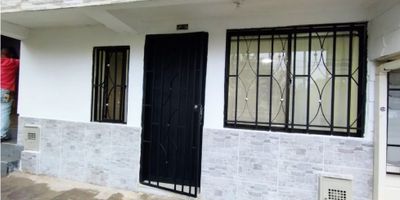 ?️ Arriendo casa en Navarra, Bello ?️

Características de tu Futuro Hogar:


 
 ? Área: 56 m² 
 
 
 ?️ 3 Alcobas con Clóset
 
 
 ? 1 Baño Cabinado
 
 
 ?️ Cocina Integral Mixta con Red de Gas.
 
 
 ✨ Techo en PVC.
 
 
 ? Patio y Zona de Ropas.
 
 
 ?️ Sala Comedor
 
 
 ? Ante Jardín.
 


?️ Puntos de Referencia Cercanos:


 
 Cerca del Colegio Navarra o Institución Educativa Navarra.
 
 
 Fácil acceso a la Autopista Norte.
 
 
 A pocos minutos de Centros Comerciales (como Puerta del Norte o Fabricato).
 


? ¡Excelente Transporte!


 
 Rutas Integradas del Metro ?: Te conectan directo con la Estación Niquía.

 
  
  Bus Urbano N: Estación Niquía - Navarra (Rutas como la U1 002 o C1 003 pasan cerca).
  
 
 
 
 Rutas Intermunicipales ?️: Conectividad fácil con Avenida Copacabana y Girardota.
 


¡No dejes pasar esta casa! Un lugar tranquilo y con todo a la mano.

? ¡Llama ya para visitarla! 
