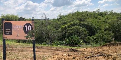 Condominio en medio de una reserva natural con 1642m2 ,Se entregan con las conexiones de agua y energía, acceso a una vía pavimentada y una portería principal.