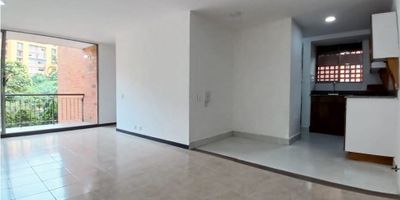 ? ¡Tu nuevo hogar te espera en El Poblado! ✨

Disfruta de la comodidad y amplitud de este apartamento de 120 m², ubicado en una de las zonas más exclusivas y con mejor acceso de Medellín, cerca a la Av. El Poblado y Av. Las Vegas. ?

? Espacios que lo tienen todo:
?️ 3 alcobas + alcoba de servicio
?️ Sala comedor amplia e iluminada
? Cocina integral moderna
? 3 baños
? Zona de ropas
? Ascensor y portería 24 horas

? Zonas comunes para disfrutar al máximo:
? Piscina
? Gimnasio
? Sauna y turco
⚽ Cancha deportiva

? Con excelentes rutas de transporte y todo lo que necesitas a pocos minutos.

? Un lugar donde vivir bien es una realidad.
? ¡Contáctanos y agenda tu visita hoy!
