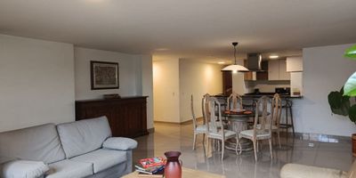 Descubre la elegancia y comodidad en este exclusivo apartamento AMOBLADO de 3 habitaciones y 3 baños, ubicado en una de las zonas más prestigiosas de la ciudad. Con 170 metros cuadrados de espacio, este inmueble ofrece un ambiente amplio y luminoso ideal para descansar. Además, cuenta con plazoleta, senderos ecológicos y zona infantil para disfrutar en familia. Vive la experiencia de lujo y confort que mereces en este lugar único. ¡No pierdas la oportunidad de hacerlo tuyo!