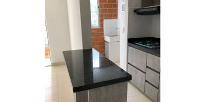 ? ¡En alquiler hermoso apartamento en Sabaneta – Loma de San José! ?
? Ubicado en unidad cerrada, con excelente acceso a transporte público justo al frente.

? Área construida: 64 m²
? Piso: 12 – Disfruta de una espectacular vista a la montaña

✨ Características del apartamento:
• ?️ 3 habitaciones con clóset (principal con baño privado)
• ? 2 baños cabinados con calentador a gas
• ?️ Sala-comedor amplia y luminosa
• ? Balcón con vista a la montaña
• ? Cocina integral con red de gas
• ? Zona de ropas independiente

? Zonas comunes que enamoran:
• ?️ Portería 24/7 y vigilancia privada
• ? Piscina y zonas húmedas
• ? Espacios para mascotas
• ? Canchas de microfútbol y baloncesto
• ?️ Gimnasio
• ? Juegos infantiles
• ? Salón social

? Contáctanos por WhatsApp:
https://wa.me/573235703232
Ambiente Inmobiliario – Tu nuevo hogar te espera ?
