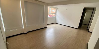 
Arriendo apartamento con gran espacio y excelente iluminacion, ubicado en el primer  piso del conjunto Arboleda  San Rafael:

Consta de:


 2 alcobas amplias con blackoup y panel 
 Baño en alcoba principal y baño social
 Sala-comedor 
 Cocina integral equipada 
 patio de ropas independiente
 Balcon


Zonas Comunes:


 Salón Social
 Parque Infantil
 Cancha Multiple
 Parqueadero de Visitantes 


No se requiere codeudor con Finca Raiz

 

Si el interesado no está reportado en Data Crédito 
??El estudio es gratuito
??El único documento requerido es la cedula

