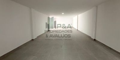 ¡Oportunidad única en el corazón de Manila! Descubre este impresionante local comercial de 120 m², con todas las comodidades que necesitas para hacer realidad tus sueños empresariales.
Ubicado estratégicamente en el bullicioso barrio de Manila, este espacio te ofrece la posibilidad de aprovechar el flujo constante de clientes potenciales. Rodeado de colegios, centros comerciales y con excelente acceso al transporte público, este local es la plataforma perfecta para hacer crecer tu negocio.
Con piso en cerámica y un práctico baño, este espacio se adapta a una amplia variedad de usos, desde tiendas de retail hasta oficinas o espacios de servicios. Su diseño moderno y luminoso te permitirá crear un ambiente acogedor y profesional que cautivará a tus clientes.
¿Estás listo para dar el siguiente paso en tu emprendimiento? ¡No dejes pasar esta oportunidad única! Contacta ahora y descubre cómo este local puede transformar tu negocio.