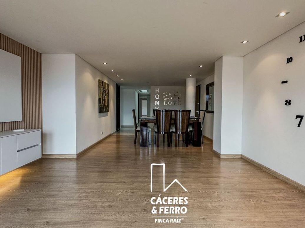 Apartamento de 3 alcobas en venta en Chicó Navarra, Bogotá, 159 m² · foto 2 de 20