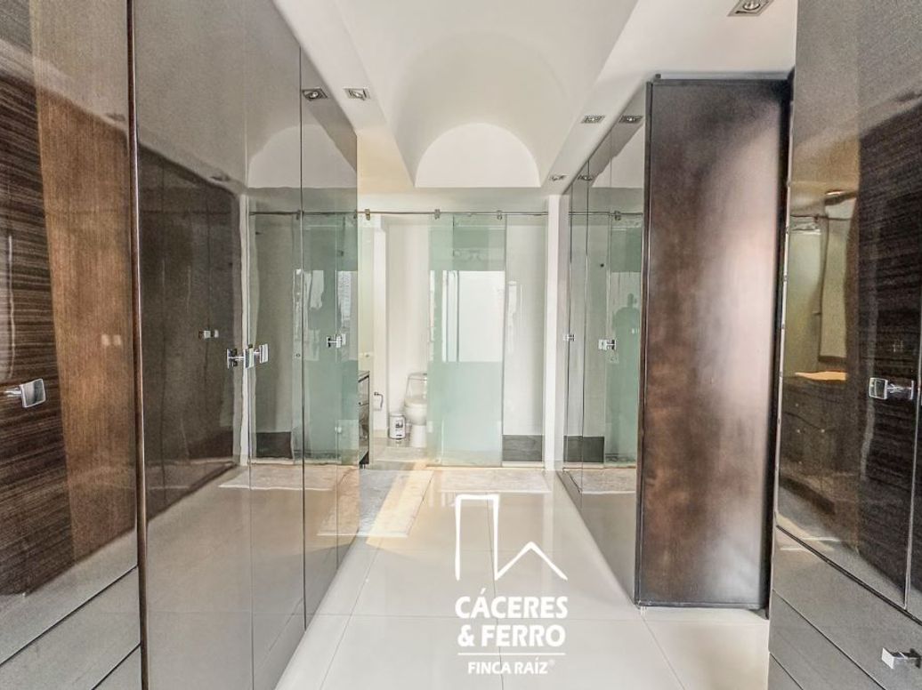 Apartamento de 3 alcobas en venta en Chicó Navarra, Bogotá, 159 m² · foto 16 de 20