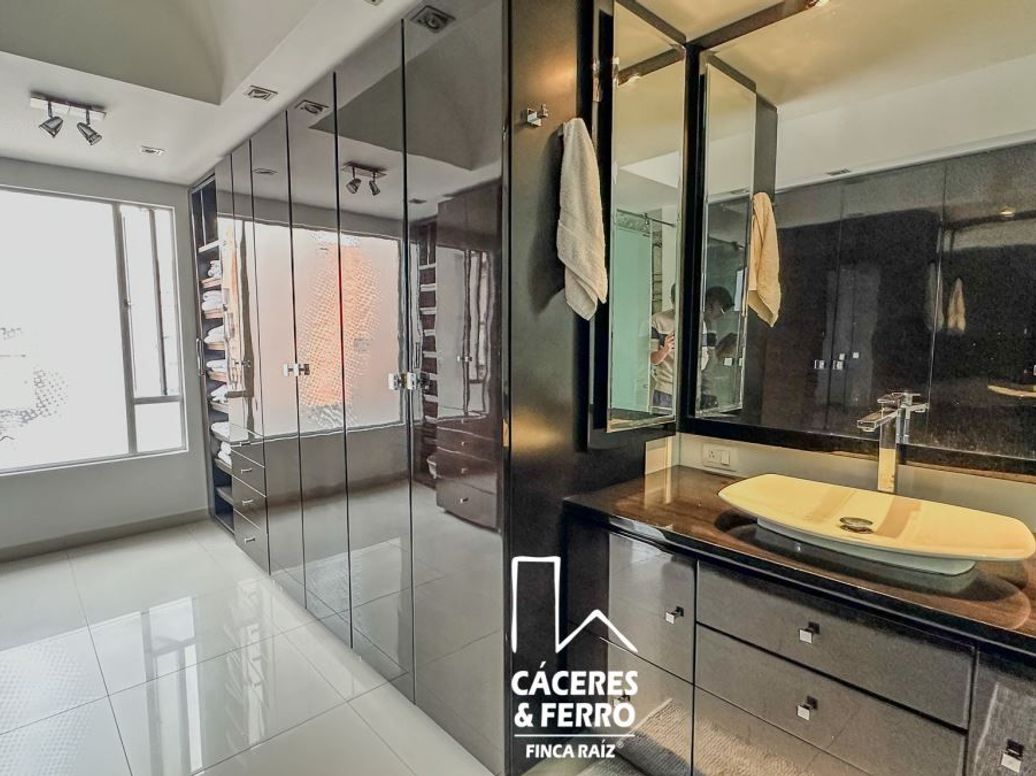 Apartamento de 3 alcobas en venta en Chicó Navarra, Bogotá, 159 m² · foto 17 de 20