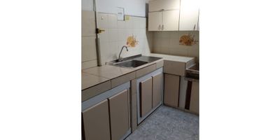 En venta  apartaestudio  ubicado en el sector Buenos Aries, 

 cuenta con un área aproximada de 39.80 m² distribuidos en:

1 Habitacion, 1 baños , Cocina semmi-integral con red de gas. Piso en cerámica.Estrato 4.

Su ubicación es privilegiada a 2 cuadras de la Clinica Sagrado Corazon 
