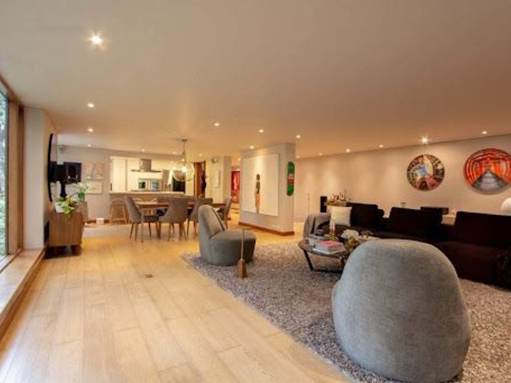 Apartamento de 3 alcobas en venta en El Refugio, Bogotá, 394 m² · foto 2 de 20