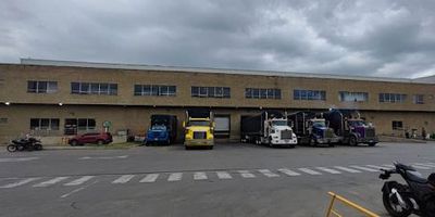 Bodega  en  parque industrial con un área de 2.060 Mtros. Gran oportunidad .Autopista Medellín Km 5750 Costado Sur y Km 0920 entrando por Festo, Bogotá, Cundinamarca.