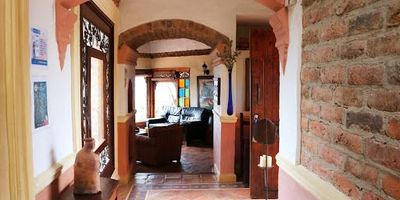 Arriendo casa campestre Alto del Roble Villa de Leyva Boyacá, sector exclusivo residencial, rodeado de naturaleza,  hermosas vistas, conjunto cerrado, la casa ofrece amplios y confortables espacios en sus siete alcobas y seis baños, terraza, zona verde, lugar ideal para compartir con tus seres queridos y para conocer la zona, contrato de arriendo mínimo a un año. ¡Contáctanos!