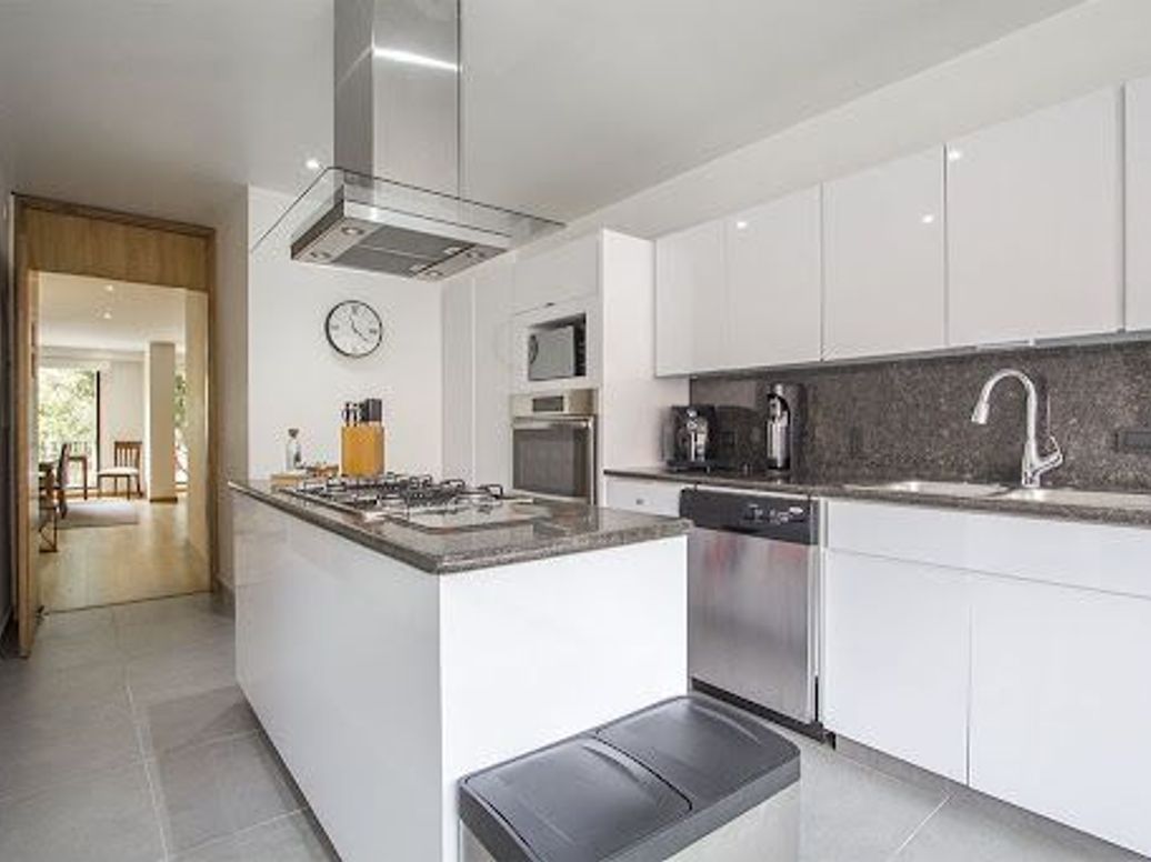 Apartamento de 3 alcobas en venta en El Nogal, Bogotá, 228 m² · foto 17 de 20