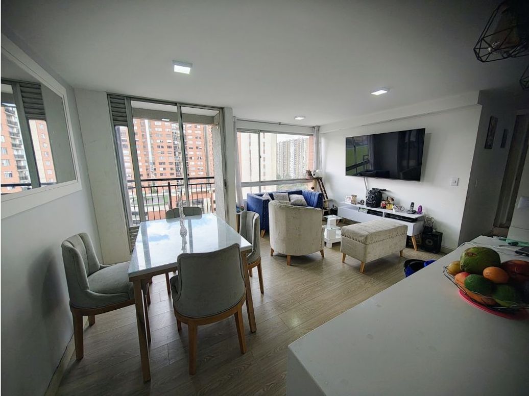 Apartamento de 3 alcobas en venta en Castilla La Nueva, Bogotá, 77 m² · foto 3 de 20