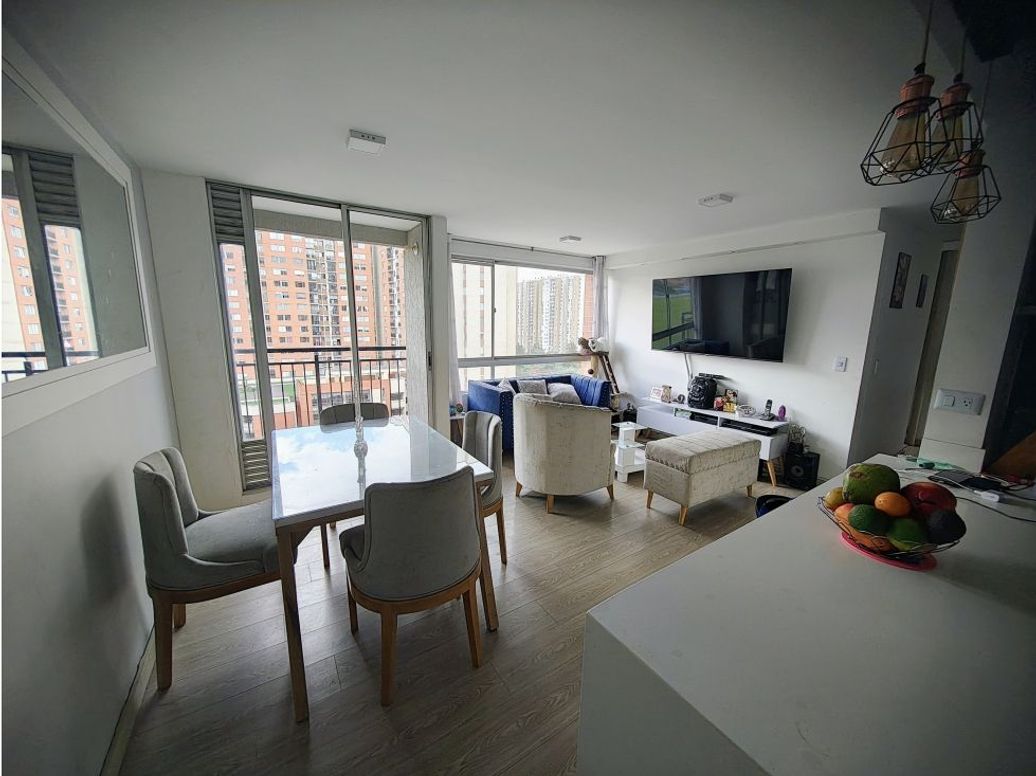Apartamento de 3 alcobas en venta en Castilla La Nueva, Bogotá, 77 m² · foto 2 de 20