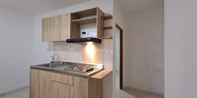 "Acogedor Apartaestudio para estrenar".El valor NO incluye servicios públicos.
¿Buscas un espacio moderno y funcional para llamar tu hogar? Déjanos presentarte este impresionante apartaestudio ubicado en el acogedor barrio de San Pio, cer. Al depósito  san pio.Con un área de 45 m², este inmueble ofrece todo lo que necesitas para vivir cómodamente.
Imagina despertarte cada mañana en un espacio moderno y bien distribuido, con un práctico closet que te ayudará a mantener tu hogar organizado. Disfruta de la comodidad de una cocina semi-integral y un calentador que te brindarán la calidez que buscas. La  zona de ropas es  independiente y cabinada con un toque muy moderno.
Rodeado de colegios, centros comerciales y excelente transporte público, este apartaestudio te brindará la conveniencia que buscas para tu estilo de vida. Camina por las calles de San Pio y déjate envolver por la vibra del barrio. La estación Itagüí del metro queda a 10 minutos a pie.

¿Qué esperas? ¡Este apartaestudio es 