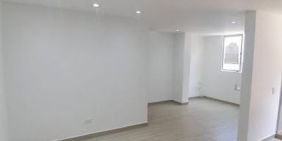 Apartamento de 60Mts2 ubicado en conjunto cerrado con muy buenos y iluminados espacios, buenas rutas de acceso vial. Perfecto para compartir en familia. Ubicado en excelente sector cerca del Supermercado Super Muu
