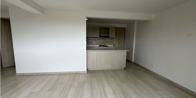 Ubicado en San Antonio de Pereira, este apartamento ofrece comodidad, tranquilidad y un entorno completamente verde.

Con un área de 58m2, dos habitaciones y 2 baños, además de parqueadero privado y cuarto útil.

La unidad cuenta con portería 24hrs, piscina climatizada, gimnasio, cancha, zonas verdes y parqueadero de visitantes.
