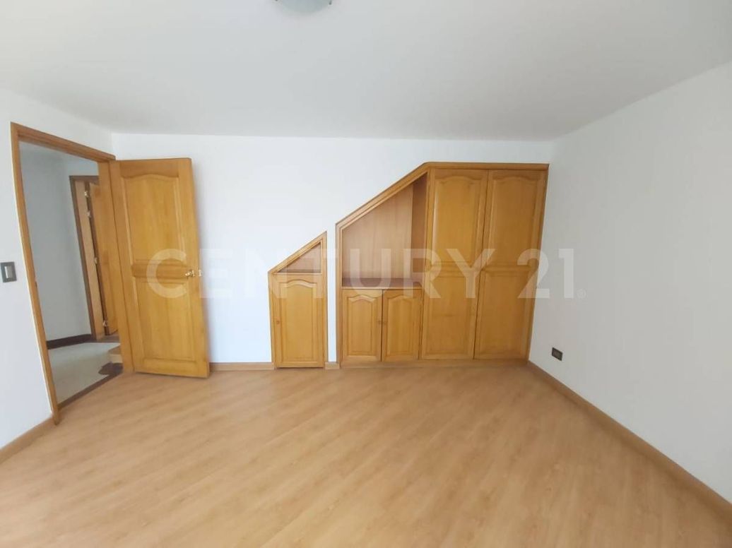 Apartamento de 3 alcobas en venta en Pontevedra, Bogotá, 111 m² · foto 9 de 18