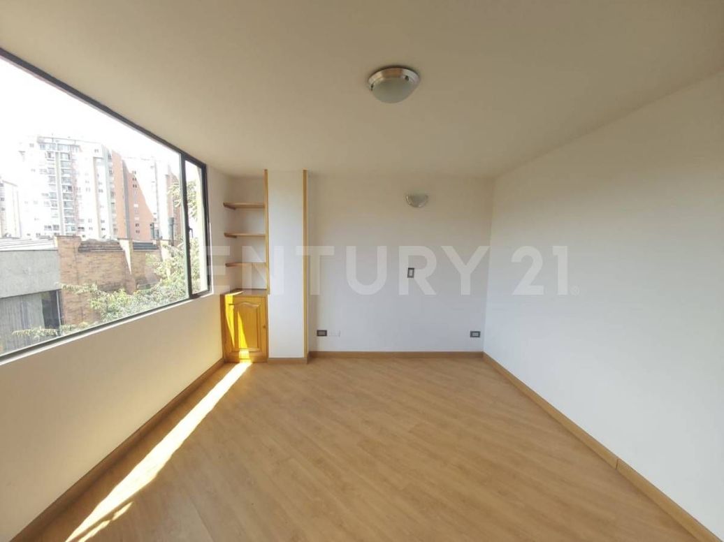 Apartamento de 3 alcobas en venta en Pontevedra, Bogotá, 111 m² · foto 10 de 18