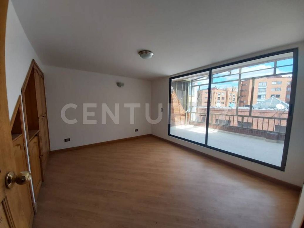 Apartamento de 3 alcobas en venta en Pontevedra, Bogotá, 111 m² · foto 8 de 18