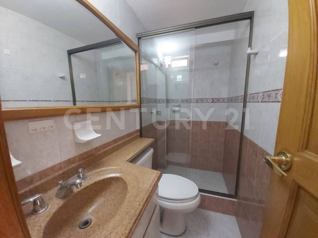 Apartamento de 3 alcobas en venta en Pontevedra, Bogotá, 111 m² · foto 12 de 18