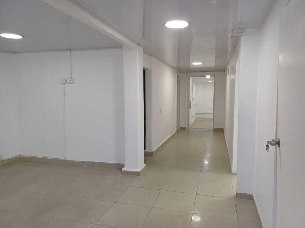 Casa en arriendo en Quinta Paredes, Bogotá · foto 2 de 10