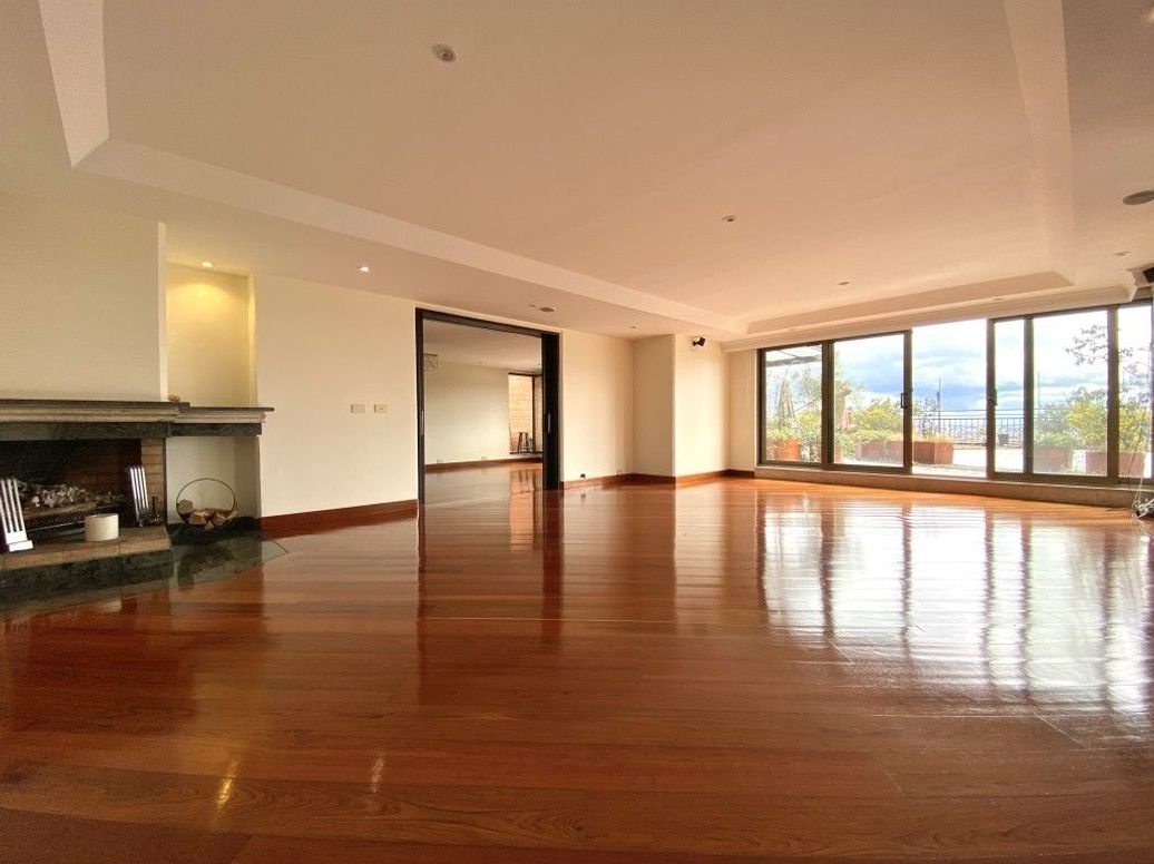 Apartamento de 5 alcobas en venta en El Refugio, Bogotá, 350 m² · foto 3 de 20