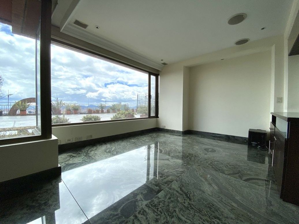Apartamento de 5 alcobas en venta en El Refugio, Bogotá, 350 m² · foto 9 de 20