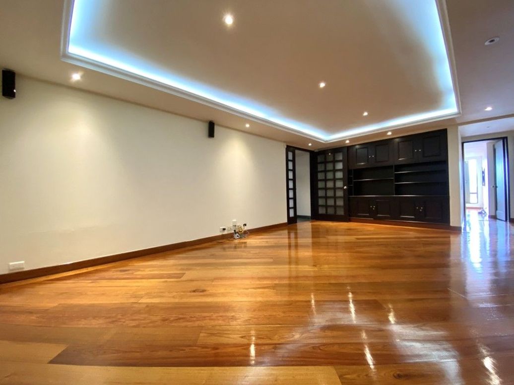 Apartamento de 5 alcobas en venta en El Refugio, Bogotá, 350 m² · foto 10 de 20