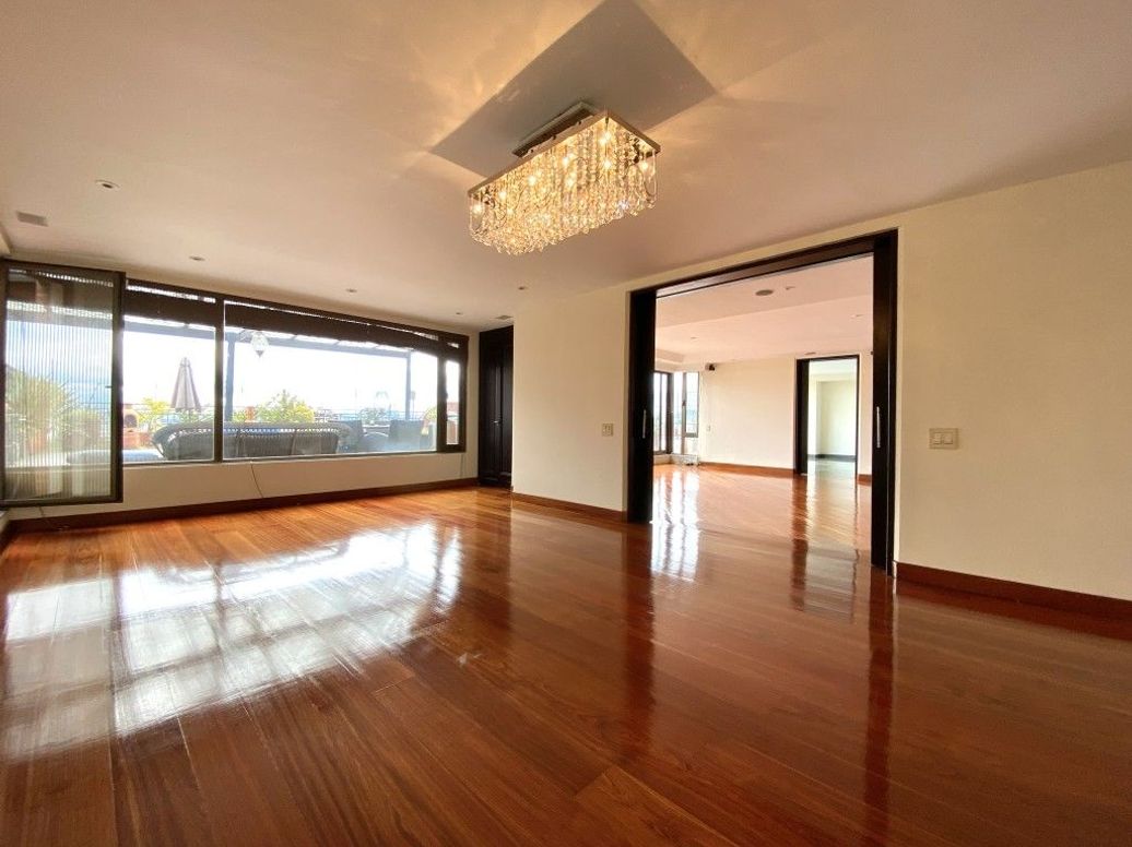 Apartamento de 5 alcobas en venta en El Refugio, Bogotá, 350 m² · foto 7 de 20