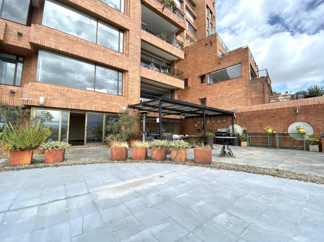 Apartamento de 5 alcobas en venta en El Refugio, Bogotá, 350 m² · foto 8 de 20