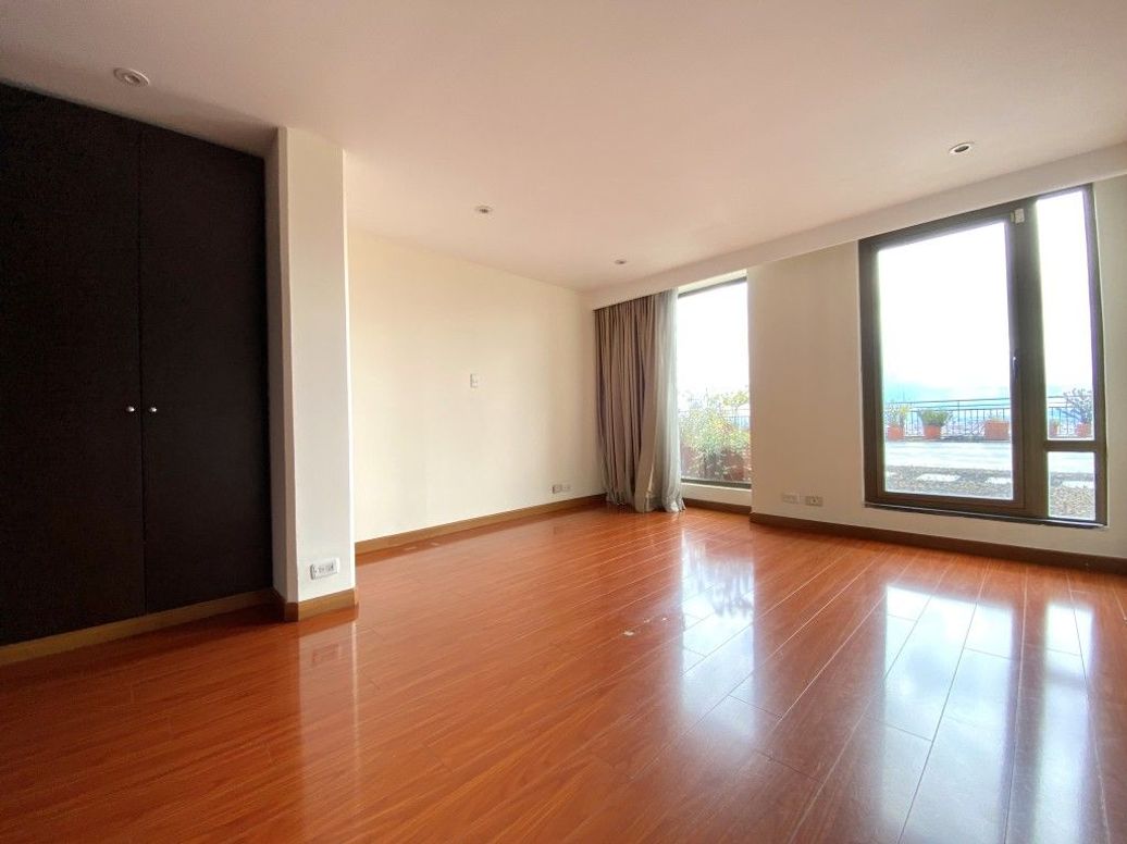 Apartamento de 5 alcobas en venta en El Refugio, Bogotá, 350 m² · foto 11 de 20