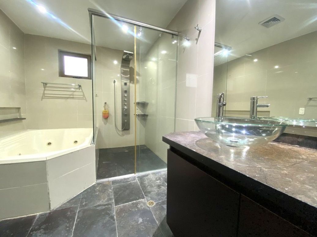 Apartamento de 5 alcobas en venta en El Refugio, Bogotá, 350 m² · foto 14 de 20