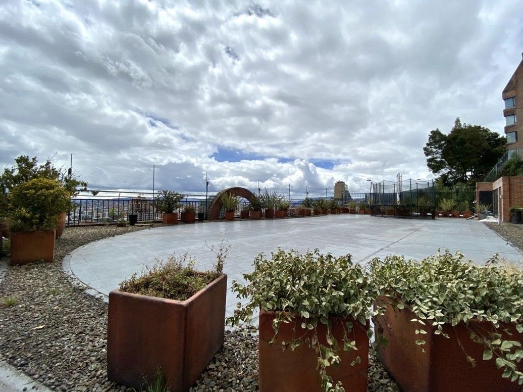 Apartamento de 5 alcobas en venta en El Refugio, Bogotá, 350 m² · foto 18 de 20