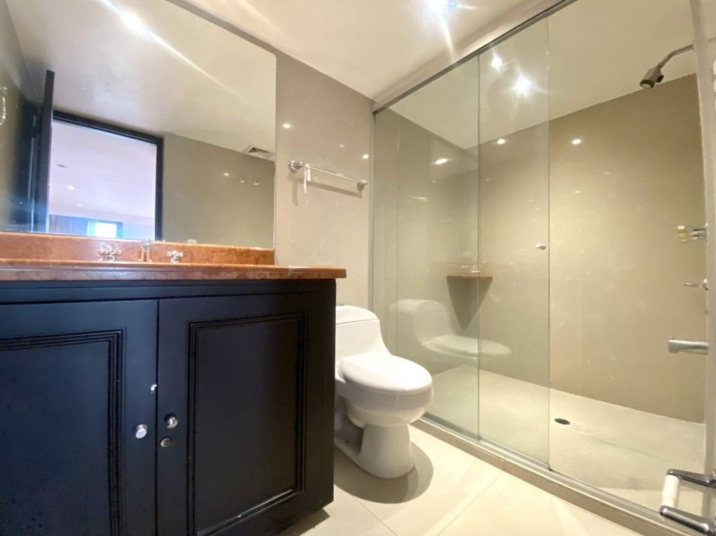 Apartamento de 5 alcobas en venta en El Refugio, Bogotá, 350 m² · foto 17 de 20