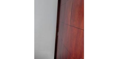 Apartamento en la milagrosa, sector Loreto, cuenta con un Ã¡rea de 40m2 2alcobas con closet 1 baÃ±os sala comedor cocina integral zona de ropa calentador de agua, Parqueadero ComÃºn, P.H

 

La unidad cuenta con porterÃ­a las 24 horas salÃ³n comunal, zonas verdes y parqueadero para visitantes

EstÃ¡ a cinco minutos del centro de MedellÃ­n

 Cuenta con una hipoteca de 27 millones de pesos, con el Banco Davivienda

Muy buena iluminaciÃ³n supermercado e iglesia excelente transporte pÃºblico  sector muy tranquilo para vivir.