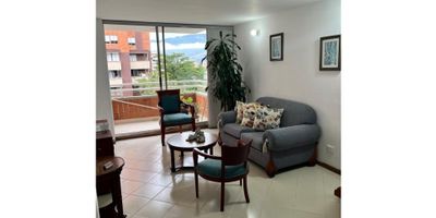 Àrea 86 m2, 3 alcobas, principal con baño, 2 baños cabinados, sala comedor, cocina integral, zona de ropas, cuarto de empleada, parqueadrto privado en techo.

Porteria las 24 horas, zonas verdes, juegos infantiles, salòn social, cancha, piscina, parqueaderos de visitante, PISO 4 SIN ASCESNOR, estrato 5.

Buena ruta de transporte, Cerca a la 80, Centro de salud Santa Rosa de Lima, subetacion EPM.

 

 
