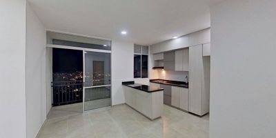Cuenta con un área de 62m2 3 alcobas con closet 2 baños sala comedor cocina integral zona de ropa calentador de agua, Parqueadero Privado, Más Cuarto Útil P.H

 

La unidad cuenta con portería las 24 horas salón comunal, cancha de futbol gimnasio piscina de niños y adultos zona de BBQ, juegos infantiles zona verdes y parqueadero para visitantes

 

Muy buena iluminación supermercado e iglesia excelente transporte público alimentador del metro sector muy tranquilo para vivir.
